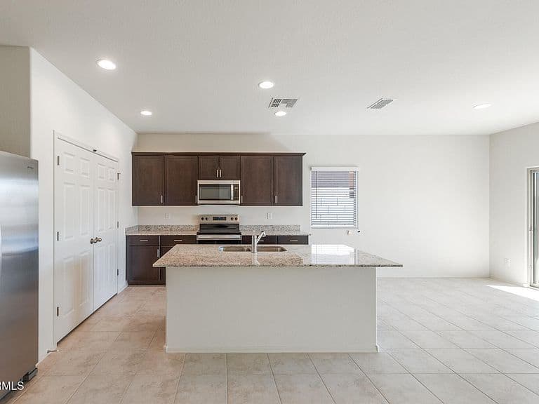 42925 W PALO NUEZ Street photo 2