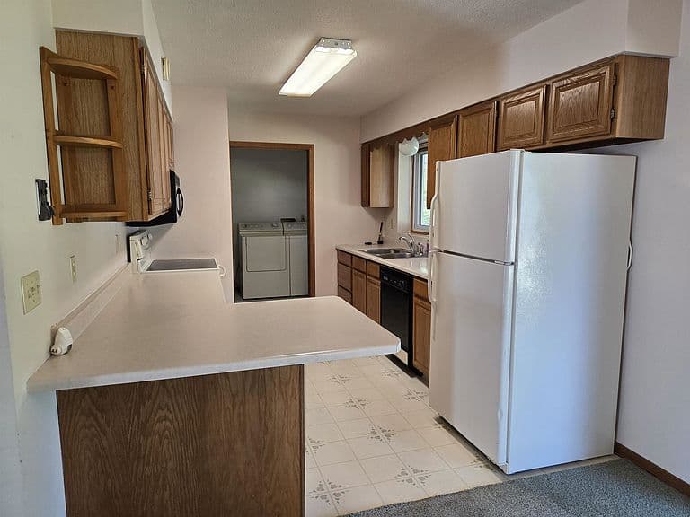 308 Oriole Dr photo 5