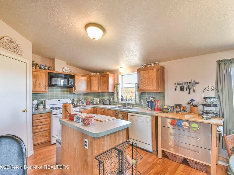 83 Meadow Lark Ln photo 4
