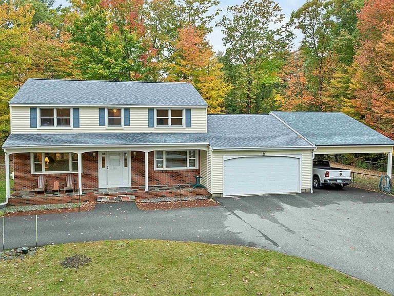 24 Ridgewood Drive photo 3