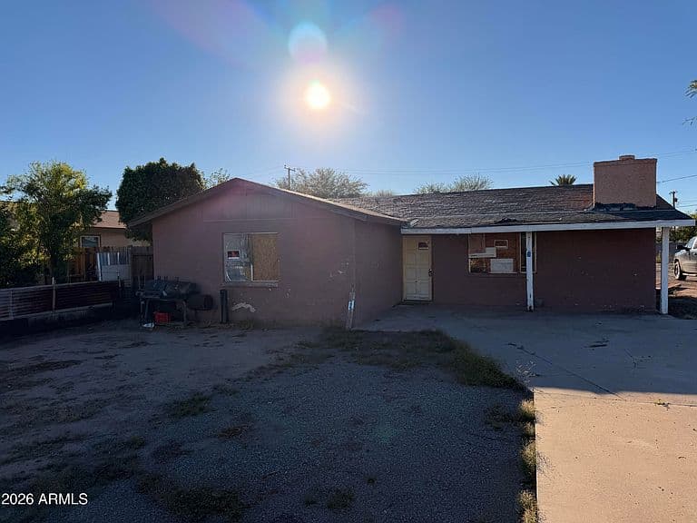 209 S 5TH Street photo 1