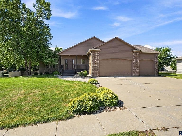 7609 W Stanford Dr photo 2