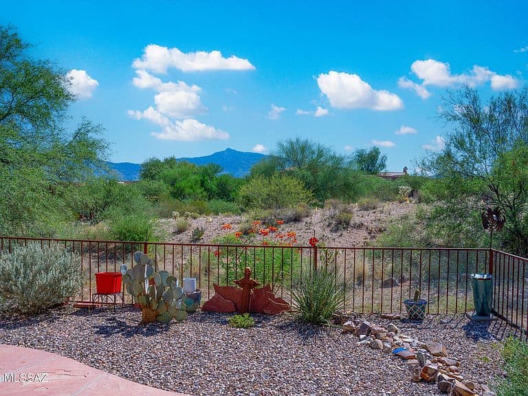 7541 S Carver Ln photo 2