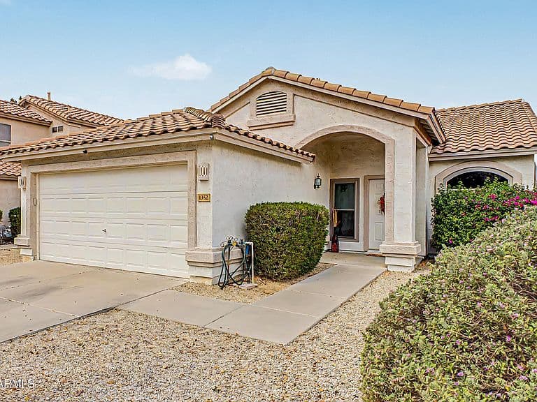 1352 W SPARROW Drive photo 2
