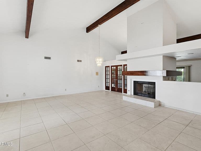1204 E COMMODORE Place photo 5