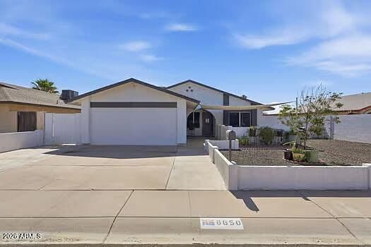 8650 N 56th Avenue photo 2