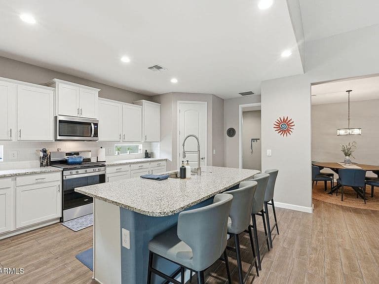 37733 W SANTA BARBARA Avenue photo 3