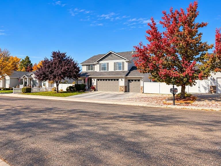 738 W Tooele Dr photo 2