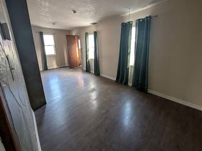 405 W 4th St photo 3