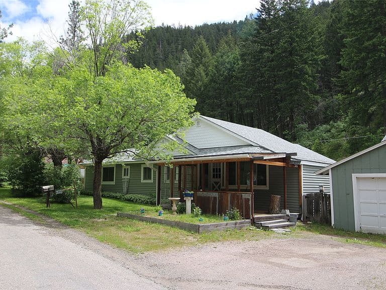 6350 Pine Cone Dr photo 4