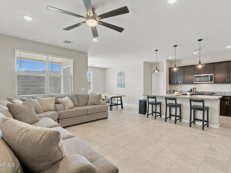 9033 W AGORA Lane photo 3