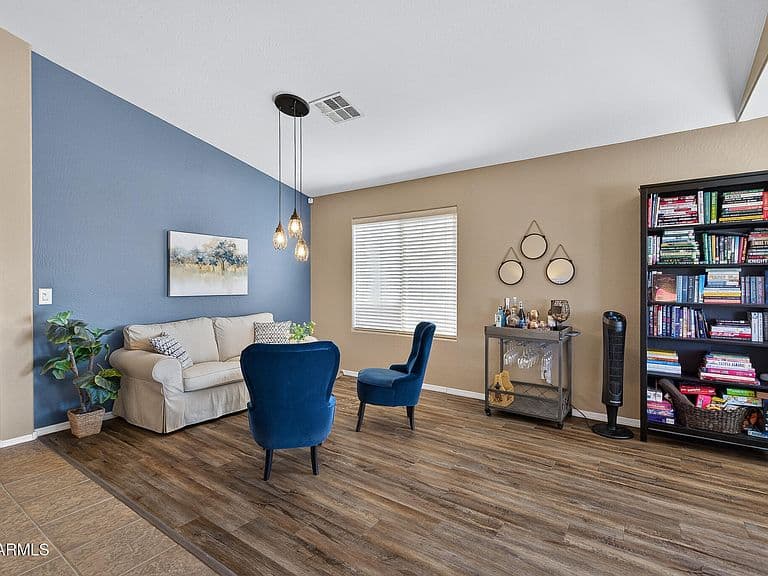 25852 W ELWOOD Street photo 4