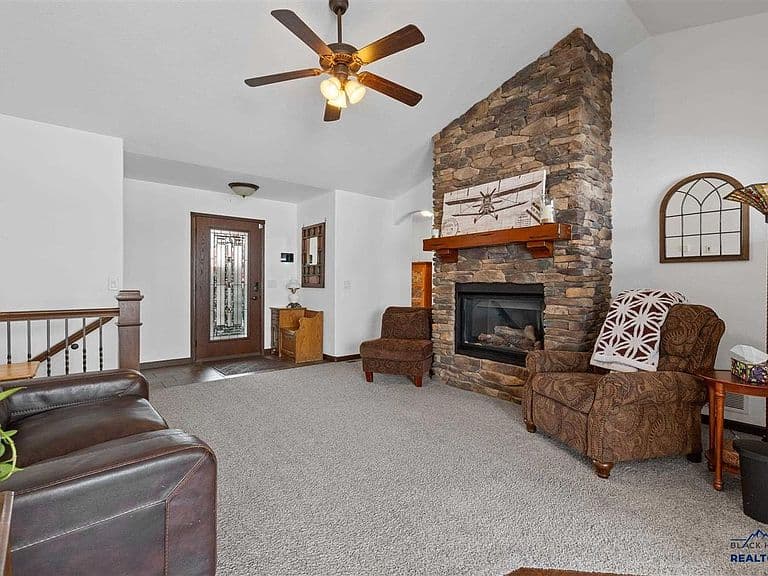 8017 Brooks Loop photo 4