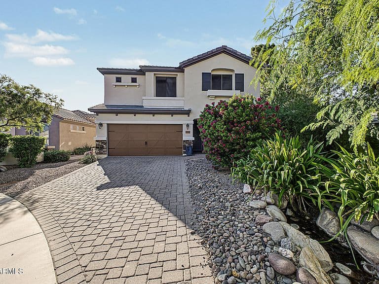3124 N 32ND Way photo 2
