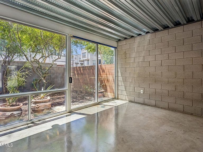 727 E PORTLAND Street #33 photo 3