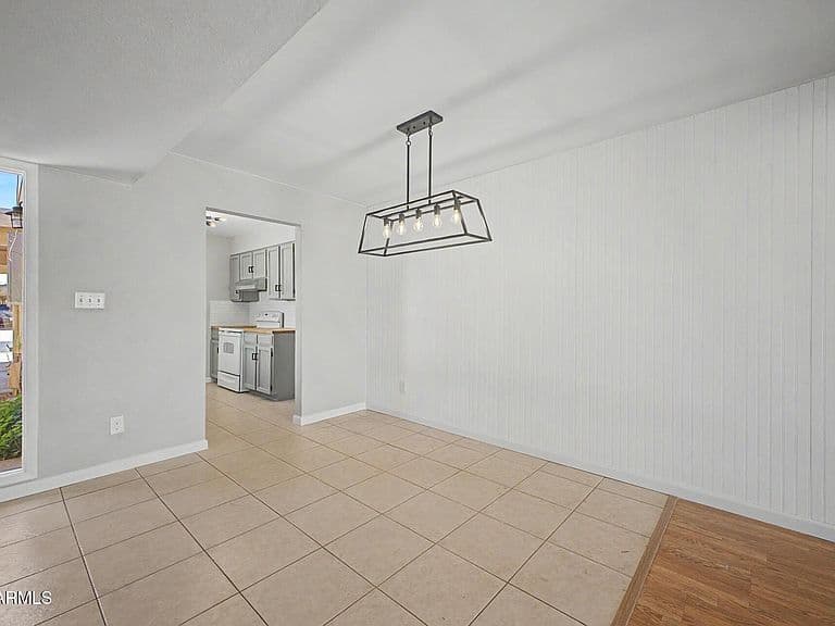5308 S LA ROSA Drive photo 4