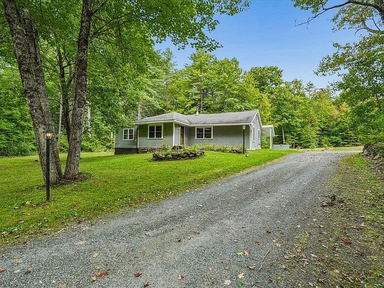 66 Currier Road photo 1