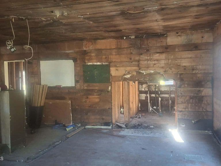 123 2nd St photo 5