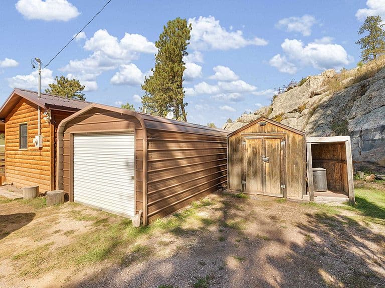 25006 Highway 16/385 photo 5