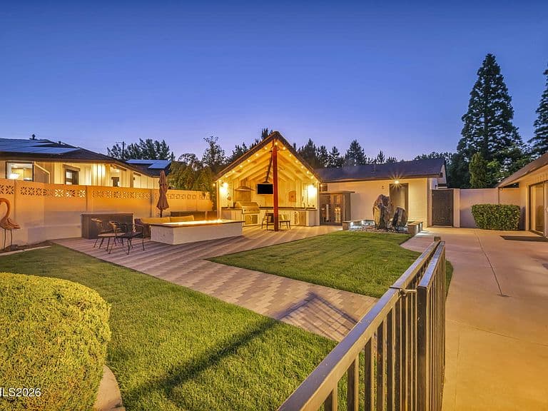 1850 View Crest Dr photo 5
