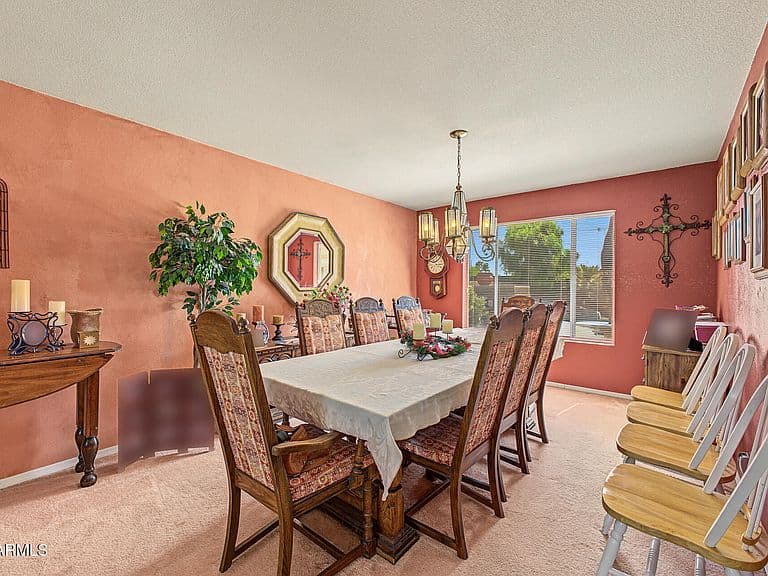 581 W PARK Avenue photo 5