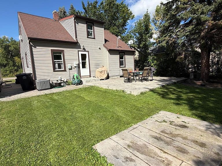 115 Riverside Dr photo 5