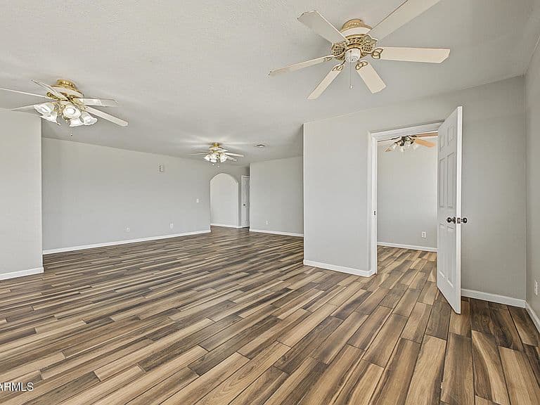 1849 E GROVE Circle photo 3