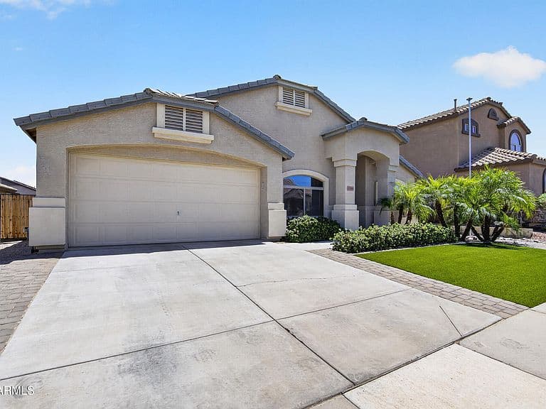 17589 W WINDROSE Drive photo 2
