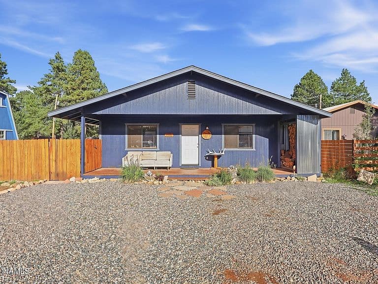 3581 Huron photo 2