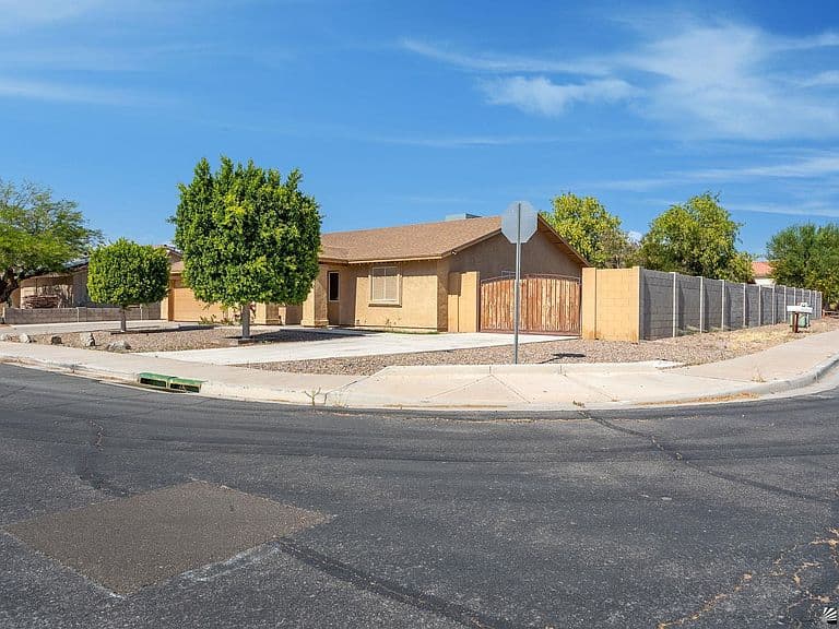4089 S Jojoba Ave photo 2