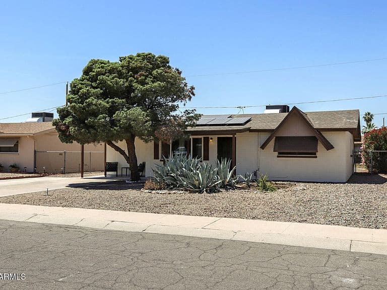1220 S GRAND Drive photo 5
