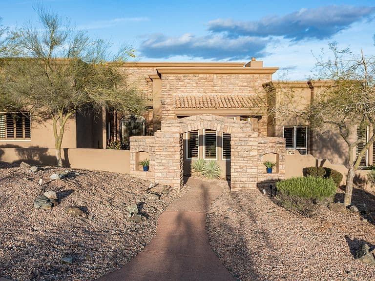 1744 E DESERT WILLOW Drive photo 4