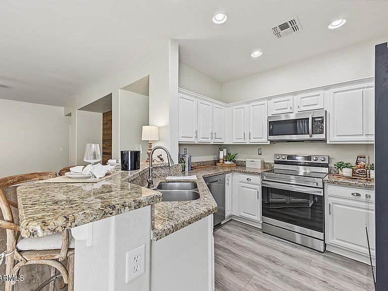 1851 W KURALT Drive photo 1