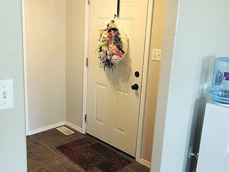 27 N White Pine Ln photo 2