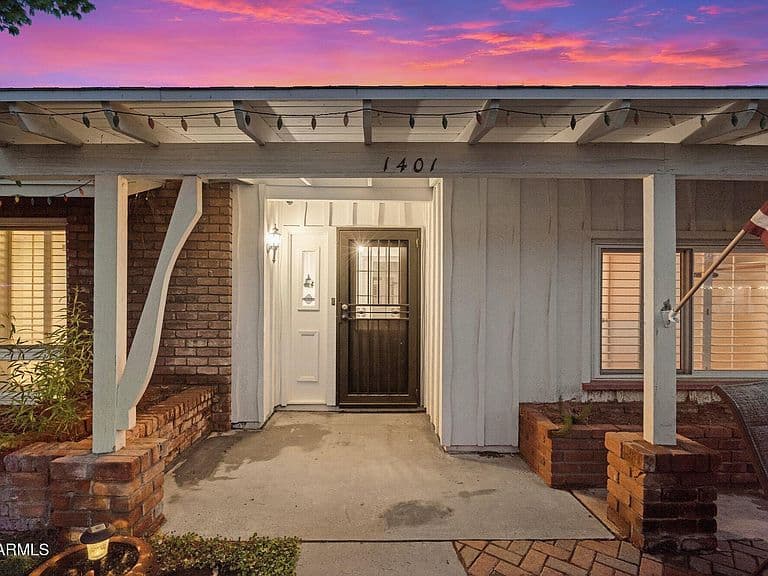 1401 W FRIER Drive photo 5