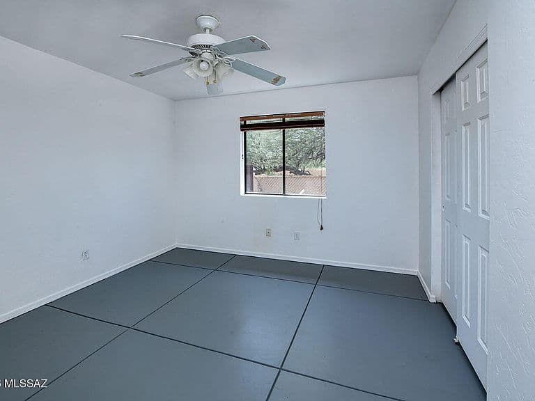 1009 E Halcyon Rd photo 5