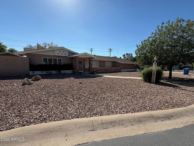3601 E Pierson Street photo 1