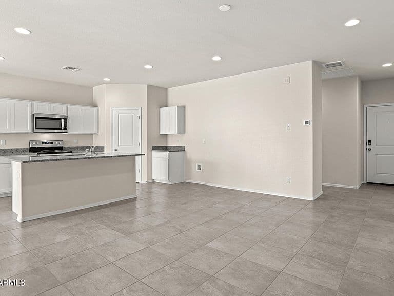 1333 W WALTON Avenue photo 5