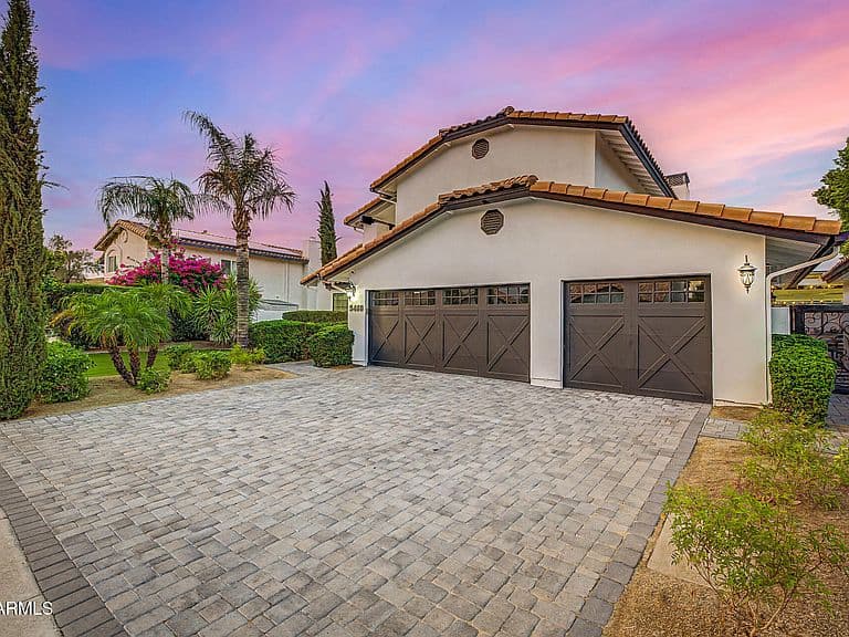 5418 E MICHELLE Drive photo 3