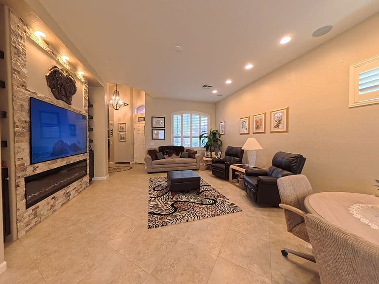 9610 E Rocky Lake Dr photo 4