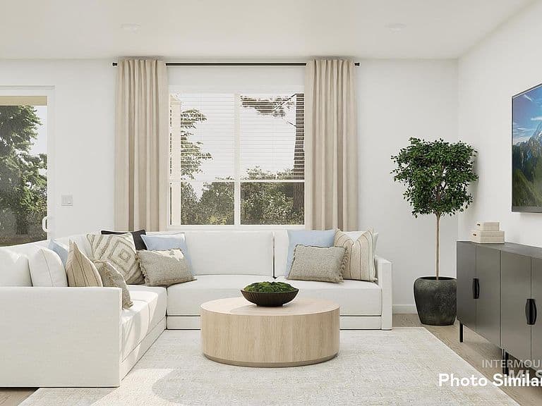 4094 E Leota Dr photo 4