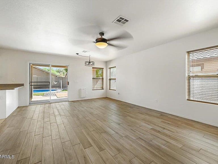 41285 W LITTLE Drive photo 5