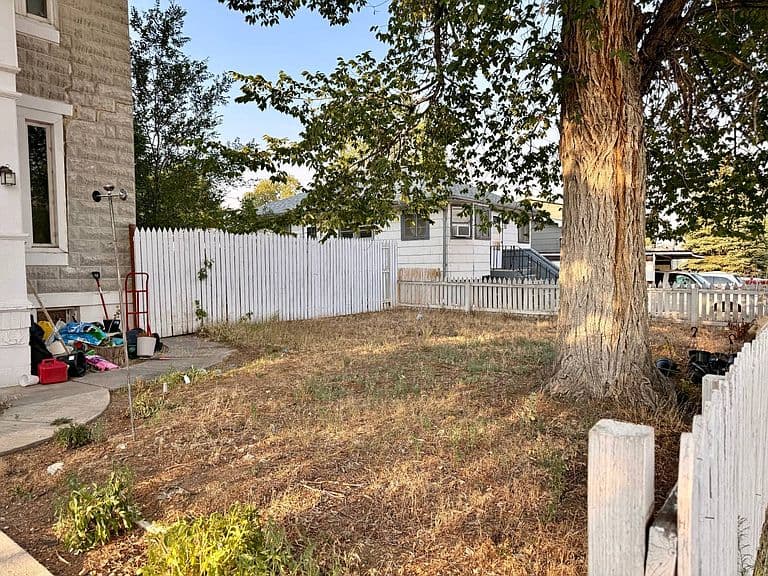 1344 Broadway St photo 3