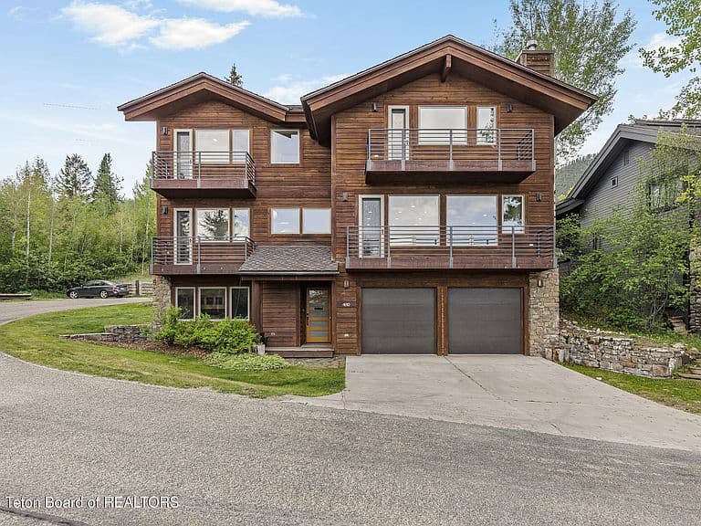 480 Henley Rd photo 1