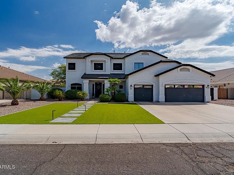 2885 S PALM Street photo 1