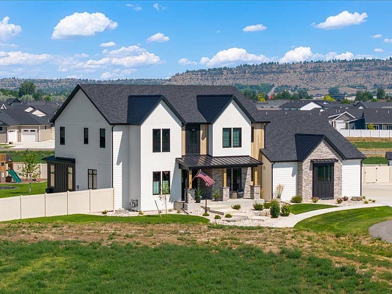 518 Moonstone Ln photo 2