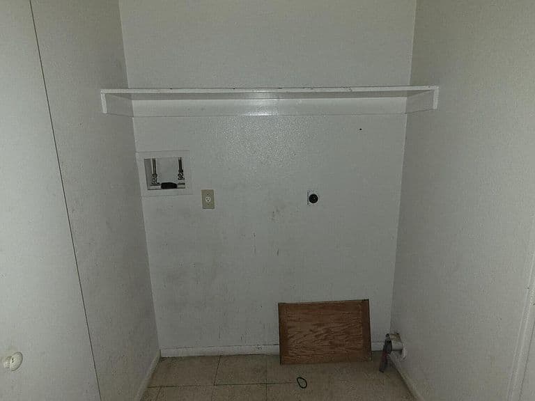 901 W ANGELA Drive photo 5