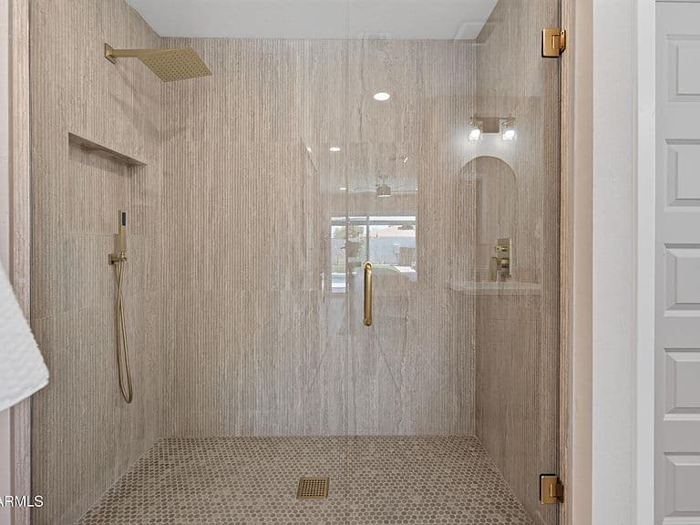 1867 E CORNELL Drive photo 3