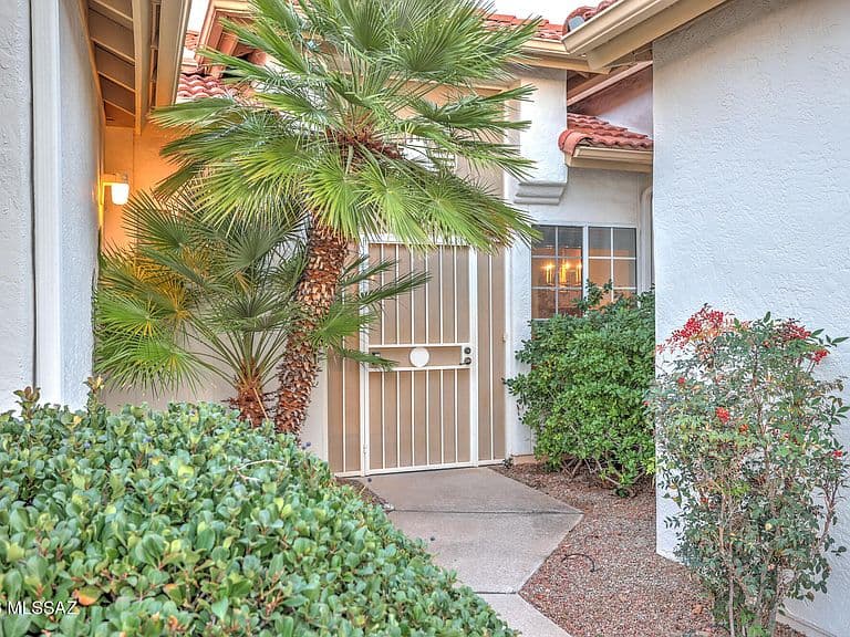 38035 S Rolling Hills Dr photo 4