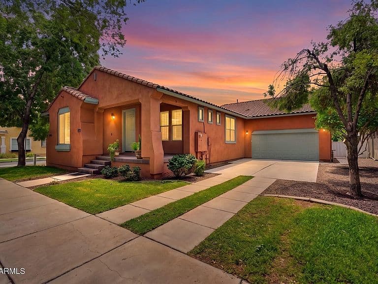 3041 E CAMELLIA Drive photo 1